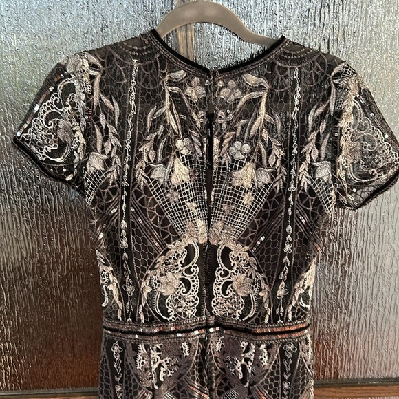 Marchesa Notte Silver Embroidered Gown size 8. - Picture 15 of 17